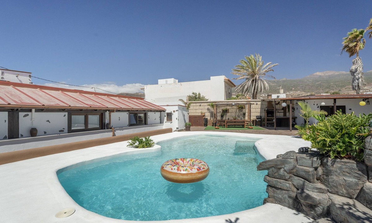 Granadilla de Abona House | Holiday Home 'Abuelo Manuel' with Sea View, Wi-Fi & Air Conditioning