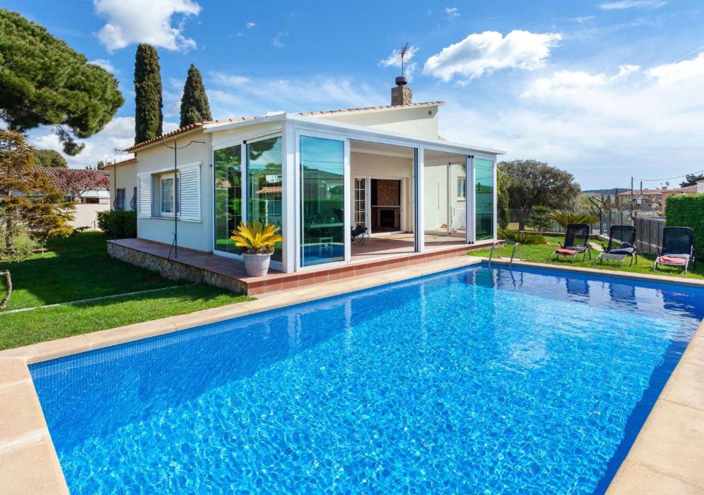 Calonge House | Holiday Home Amsterdam by Interhome