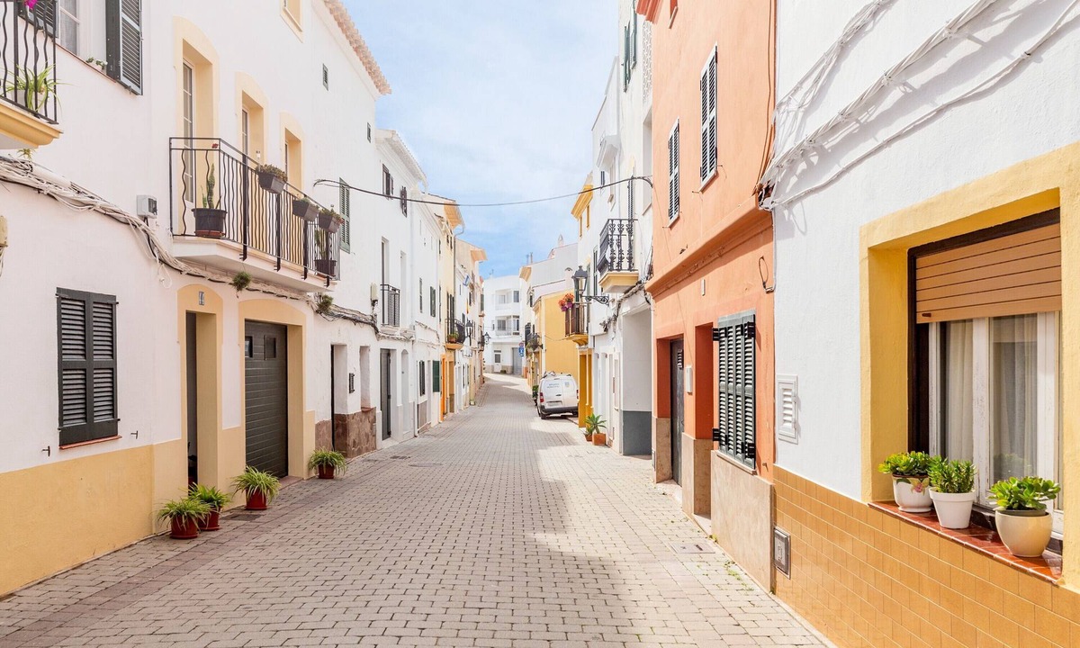 Ferreries House | Holiday Home 'Ca Savia' with Private Terrace and Wi-Fi