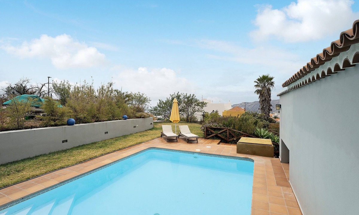 El Paso House | Holiday Home "Casa La Plaza" with Mountain Views, Private Pool and Wi-Fi