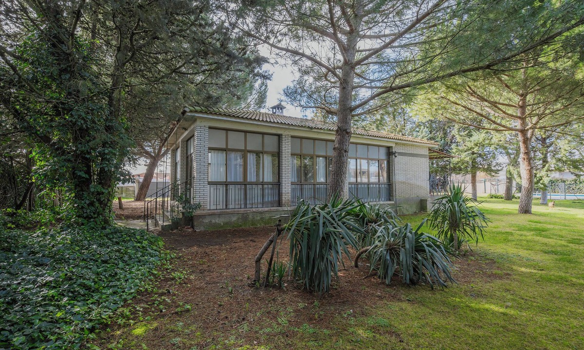 Cuellar House | Holiday Home 'La Casa De Arroyo' with Private Pool and Private Terrace