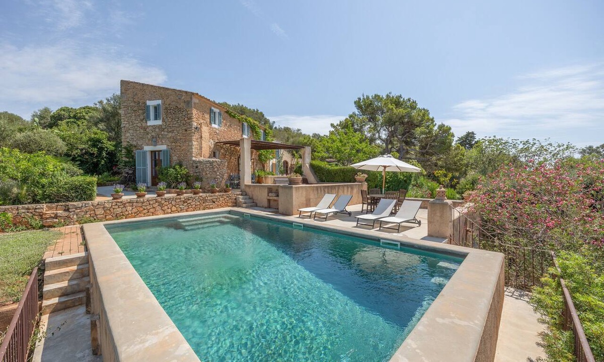 S'alqueria Blanca House | Holiday Home 'Ca Na Tonina' with Sea Views and Private Pool