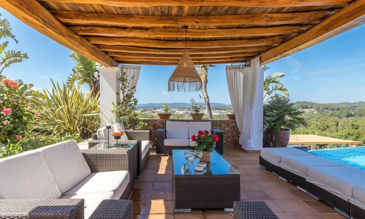 Santa Gertrudis Villa | Holiday home in stunning Ibizan landscape
