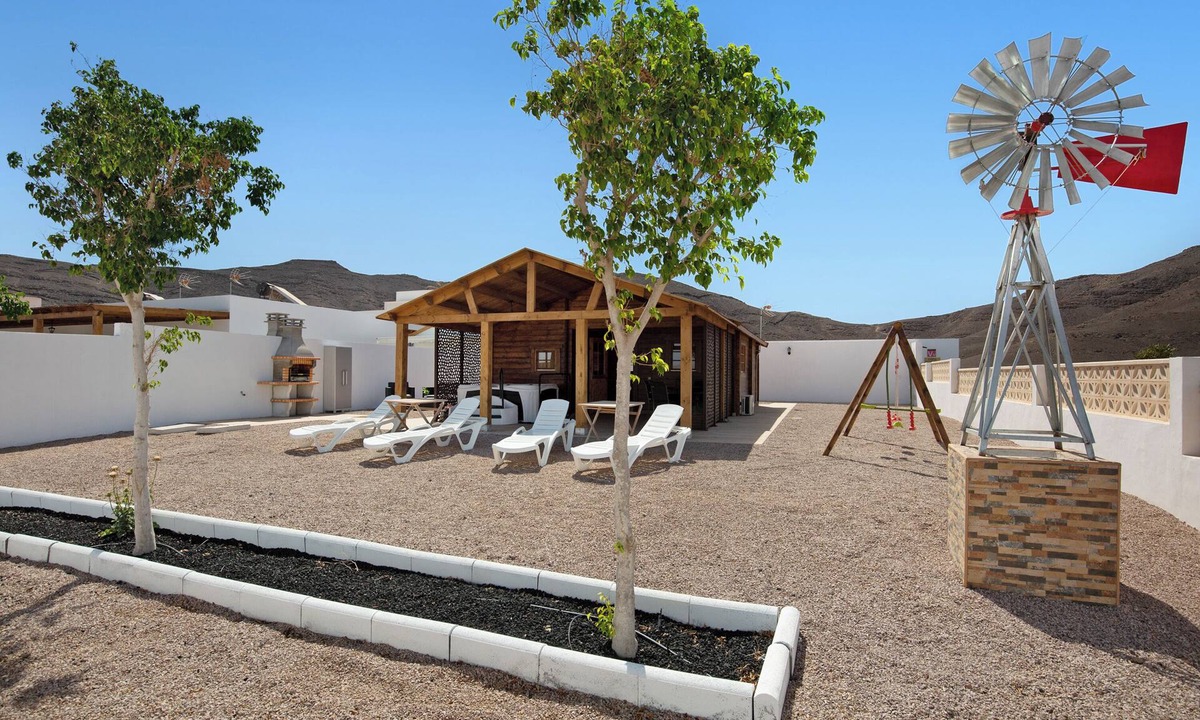 Gran Tarajal Cabin | Holiday home La Cabañita de Javi with Sea View, Garden & Wi-Fi