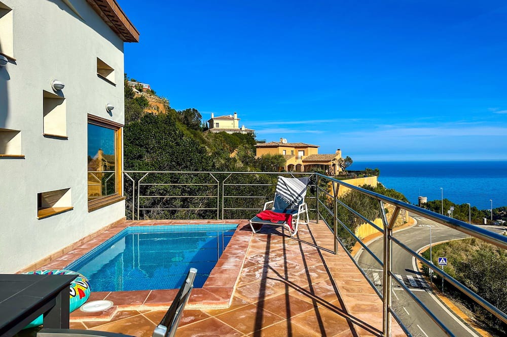 Sa Riera House | Holiday Home 'Mas Mato 4' with Sea View, Private Pool and Wi-Fi