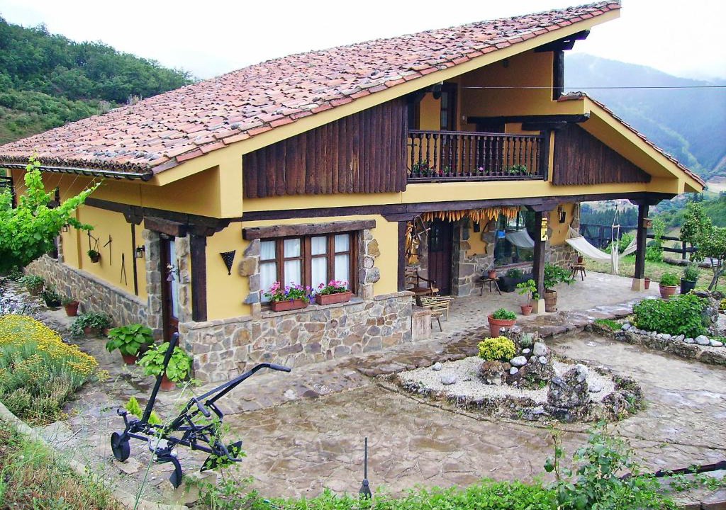 Cillorigo de Liebana House | Holiday Home Potes Viñon by Interhome