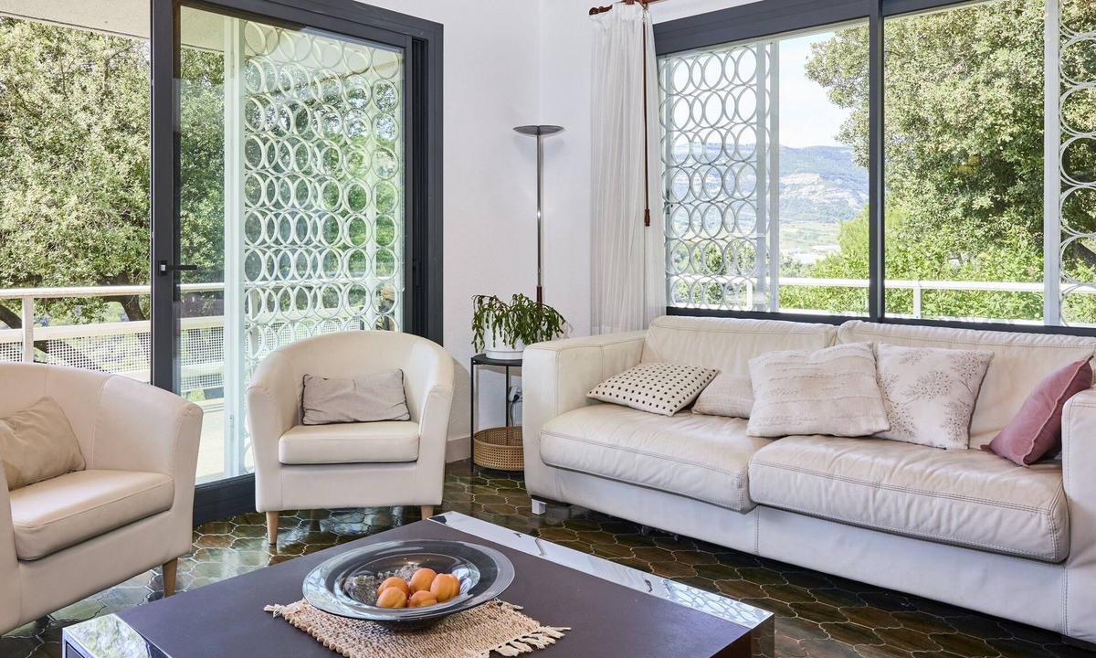 Seva House | Holiday Home 'Roques Brunes - Seva' with Mountain View, Wi-Fi and Air Conditioning