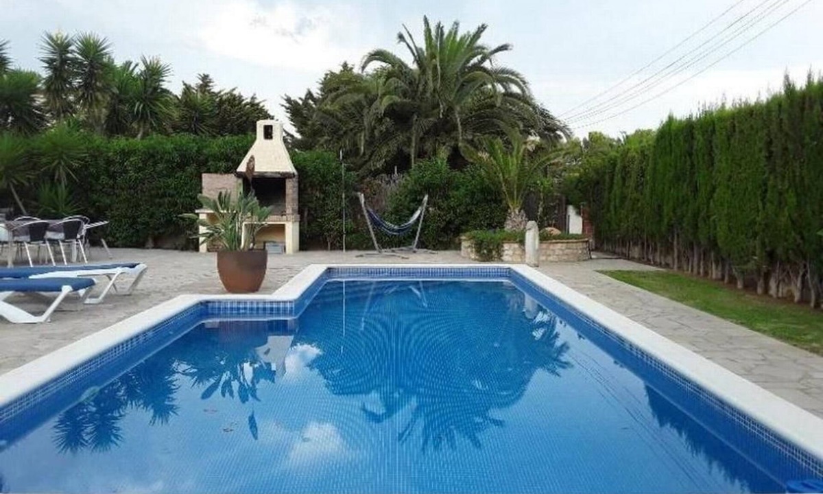 Les Tres Cales House | Holiday home with pool by the sea