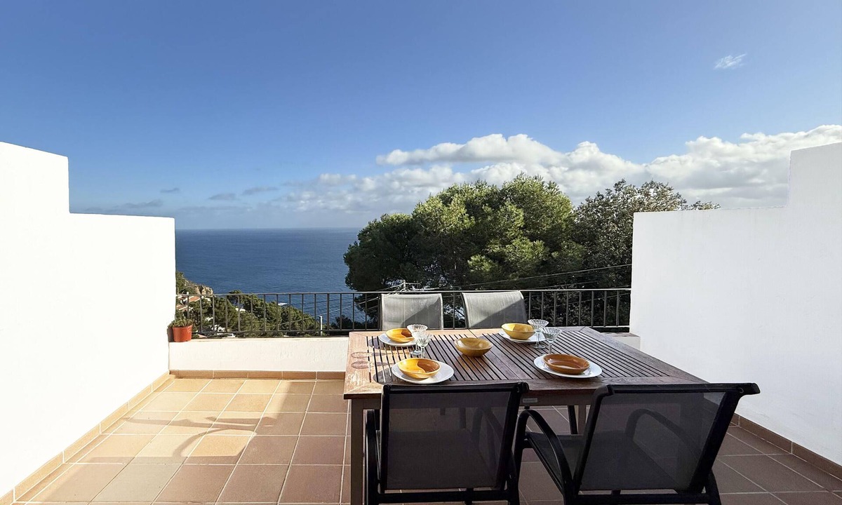 Aiguablava Apartment | Holiday rental apartment with swimming pool in Begur, Sa Tuna