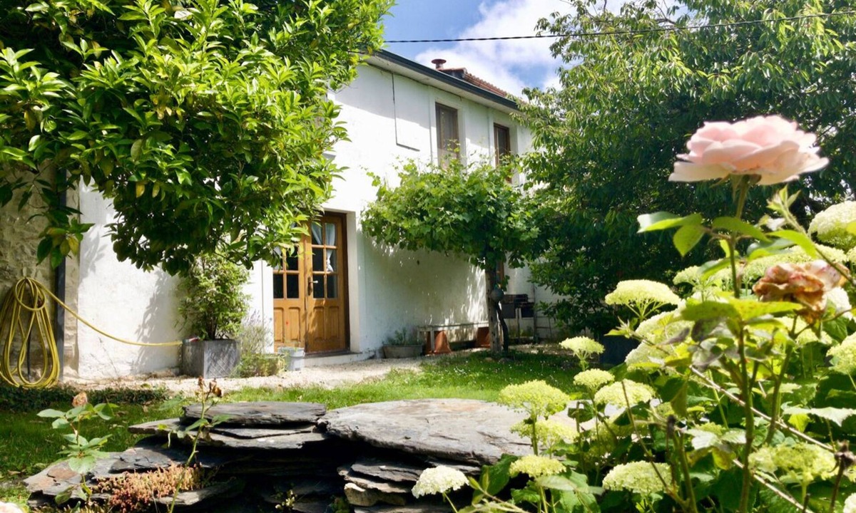 Couzadoiro House | Home Sweet Home nestled in the country and close to the ocean.