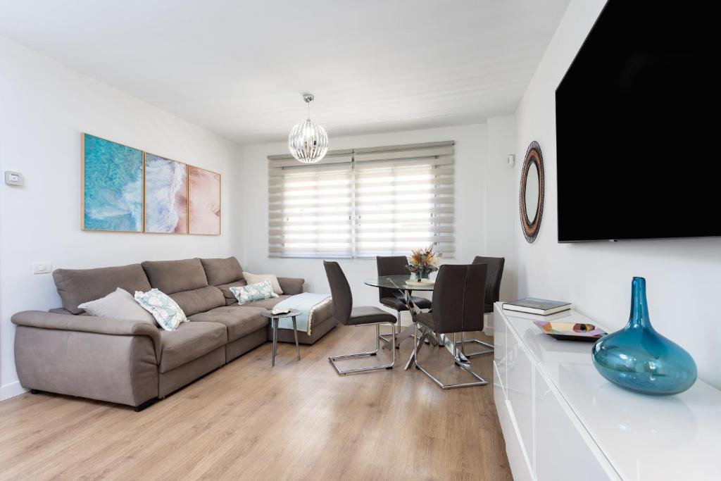 Santa Cruz de Tenerife Apartment | Home2Book Castro Eleven