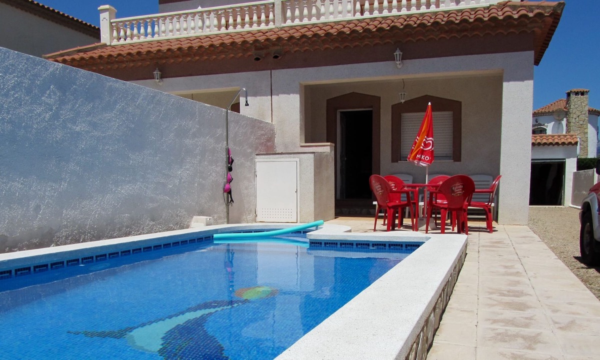 Miami Platja Ski Chalet | Homerez - 200 m away from the beach! Chalet for 6 ppl. with swimming-pool