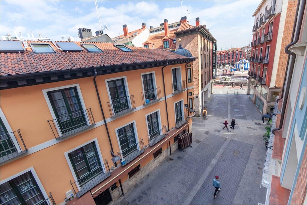 Valladolid City Centre Apartment | Homerez - Beautiful appartement for 5 ppl. at Valladolid