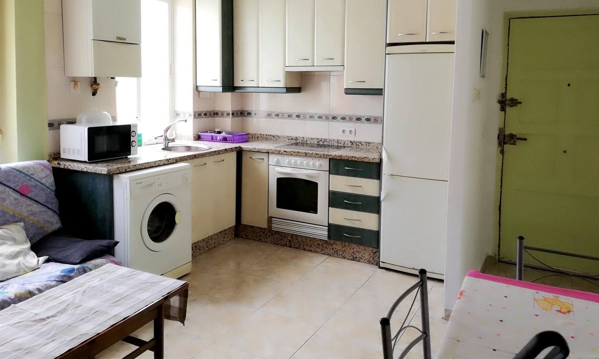 Leon Apartment | Homerez - Beautiful appartement for 6 ppl. with jacuzzi at León