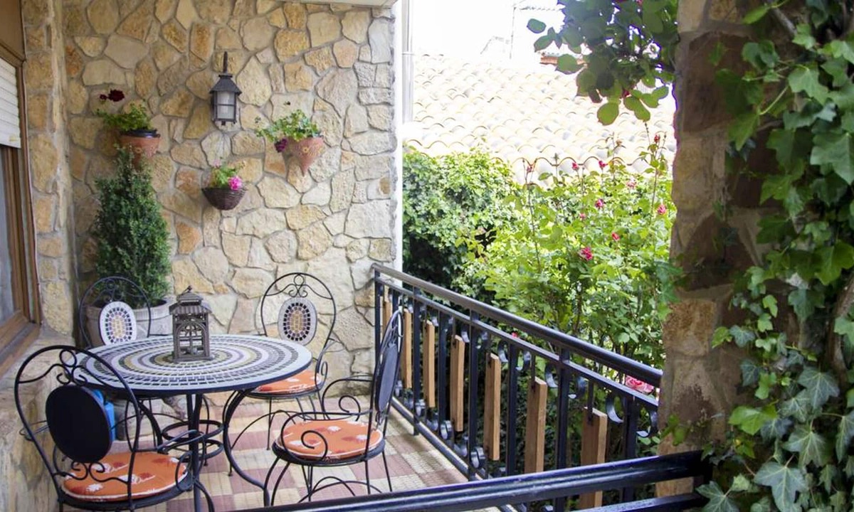 Abejar House | Homerez - Big house for 10 ppl. with garden and terrace at Abejar
