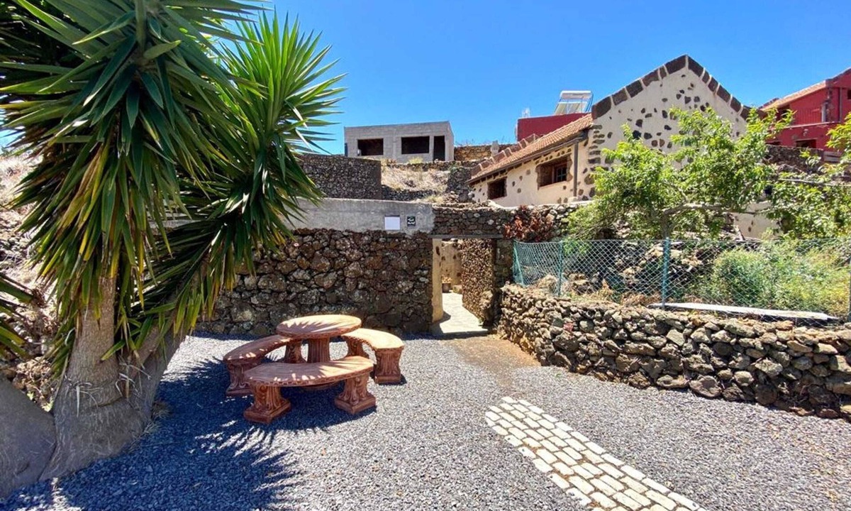 Isora House | Homerez - Charming house in Isora with mountain view