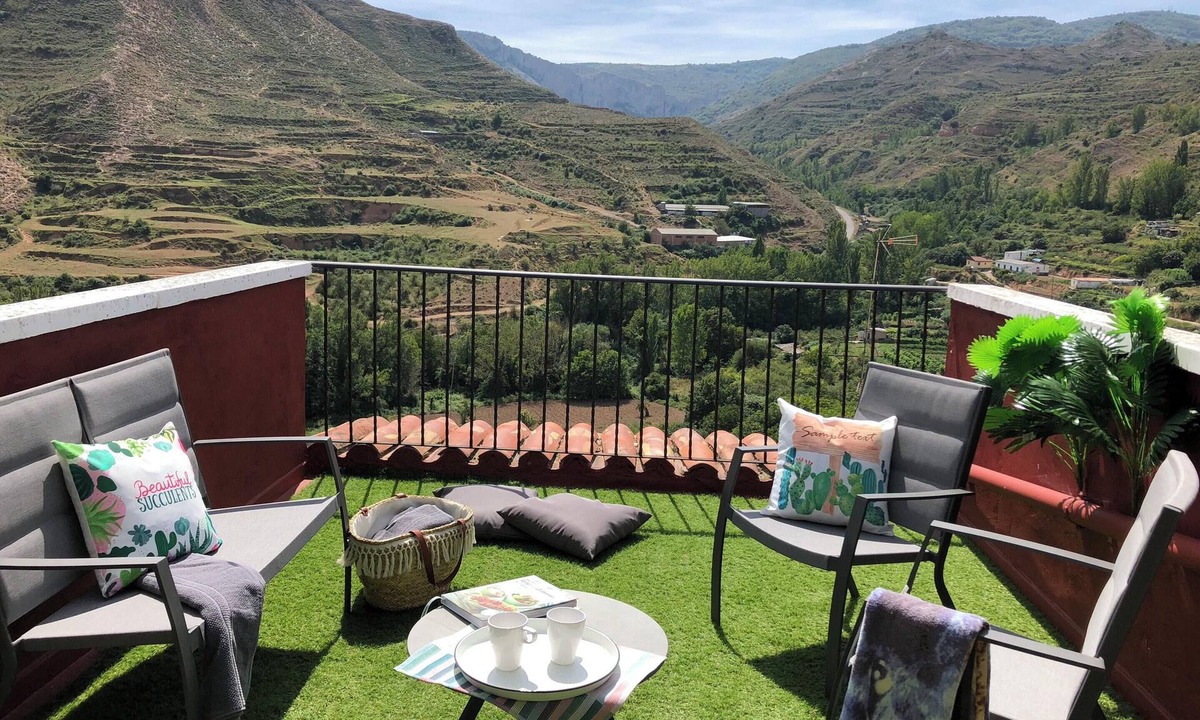 Viguera House | Homerez - Comfortable House in Viguera with Mountain View