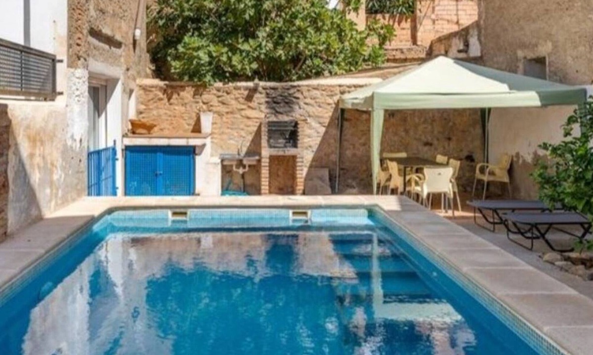Murchas House | Homerez - Modern House with Private Pool in Murchas
