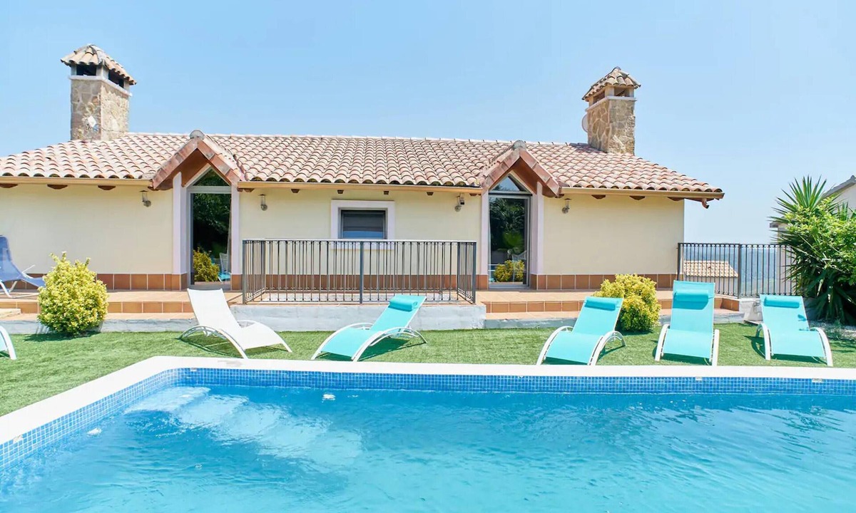Olivella Villa | Homerez - Villa in Olivella with pool