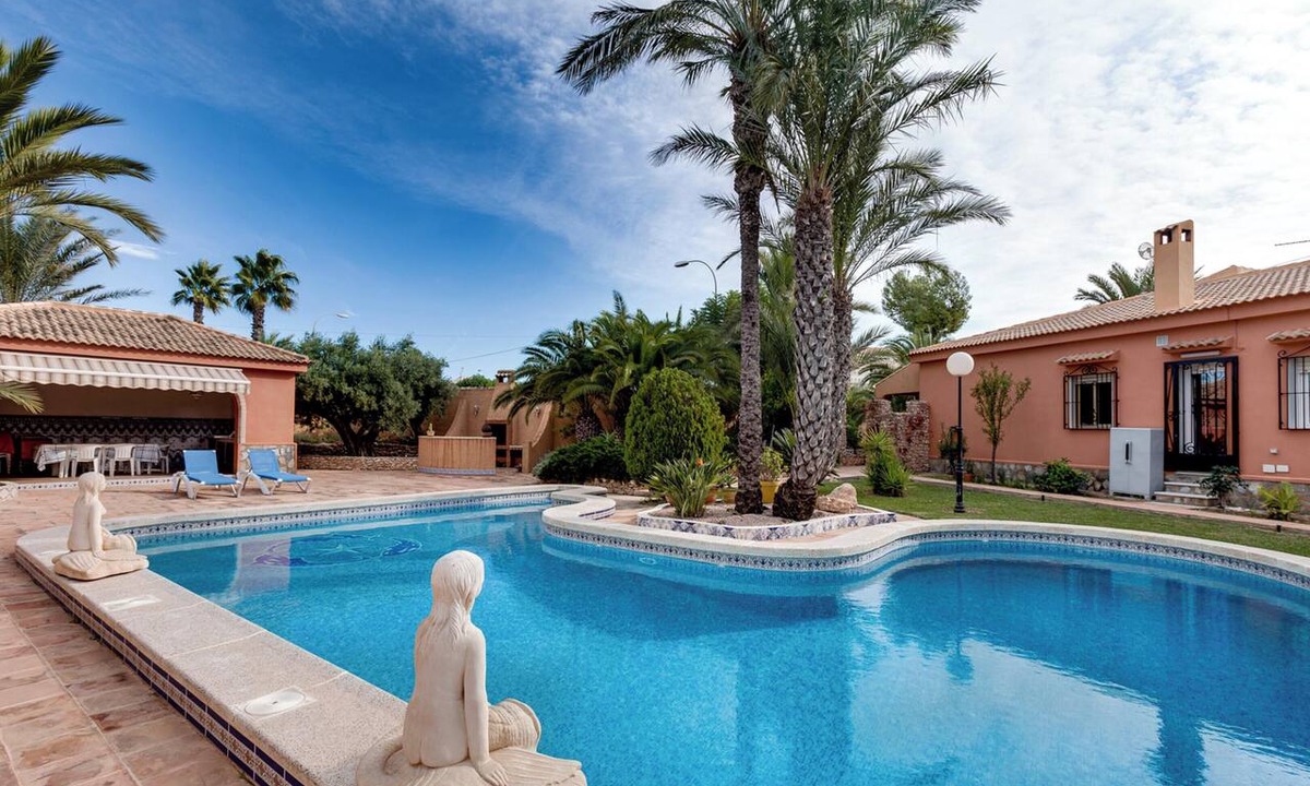 El Chaparral Apartment | Homerez - Villa in Torrevieja