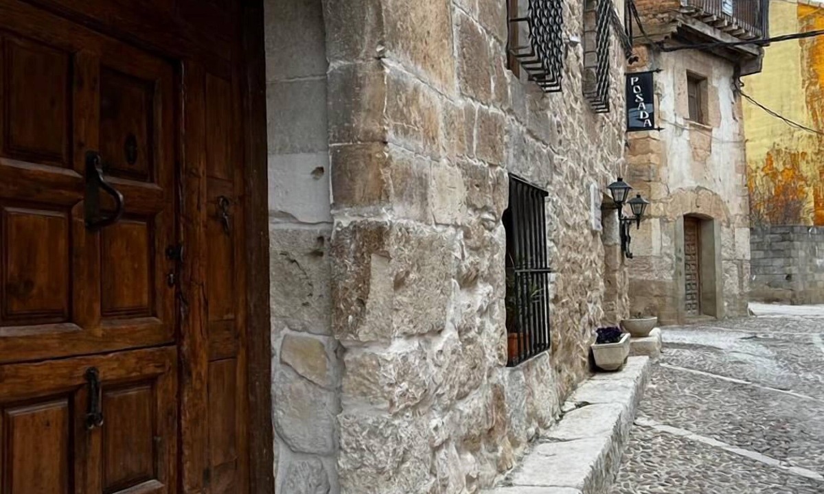 Penaranda de Duero House | Hospederia Jaramillo