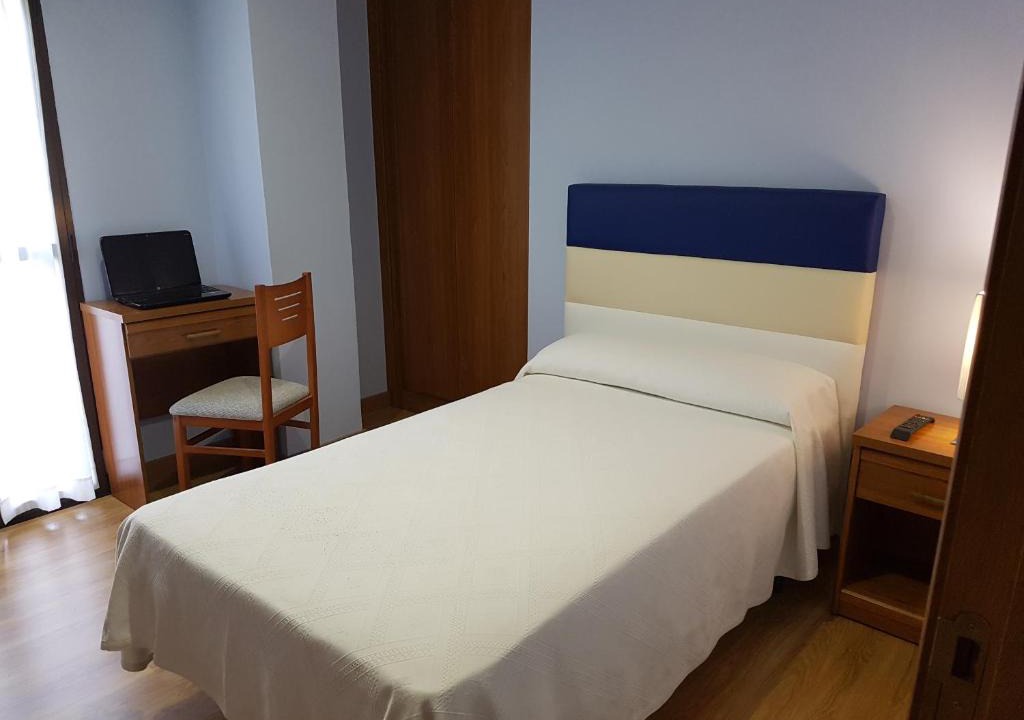 Fabero Hotel | HOSTAL CAMELOT