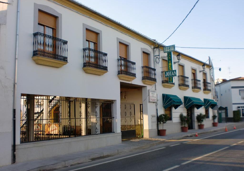 Alcaracejos House | Hostal las Tres Jotas