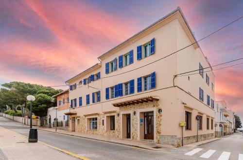 Es Pelats House | Hostal Marina