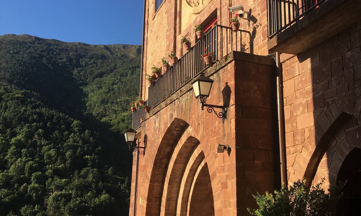 Anguiano Hostel | Hostal Monasterio de Valvanera