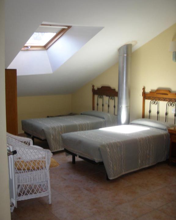 Cervera de Pisuerga Hostel | Hostal Pineda