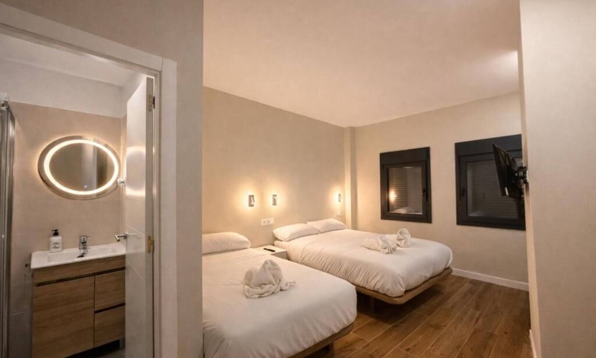 Fuencarral Hostel | Hostal Ramon y Cajal