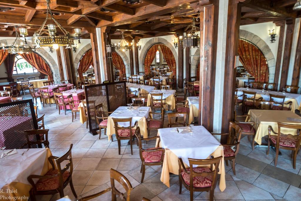 Sasamon House | Hostal Restaurante El Castillo