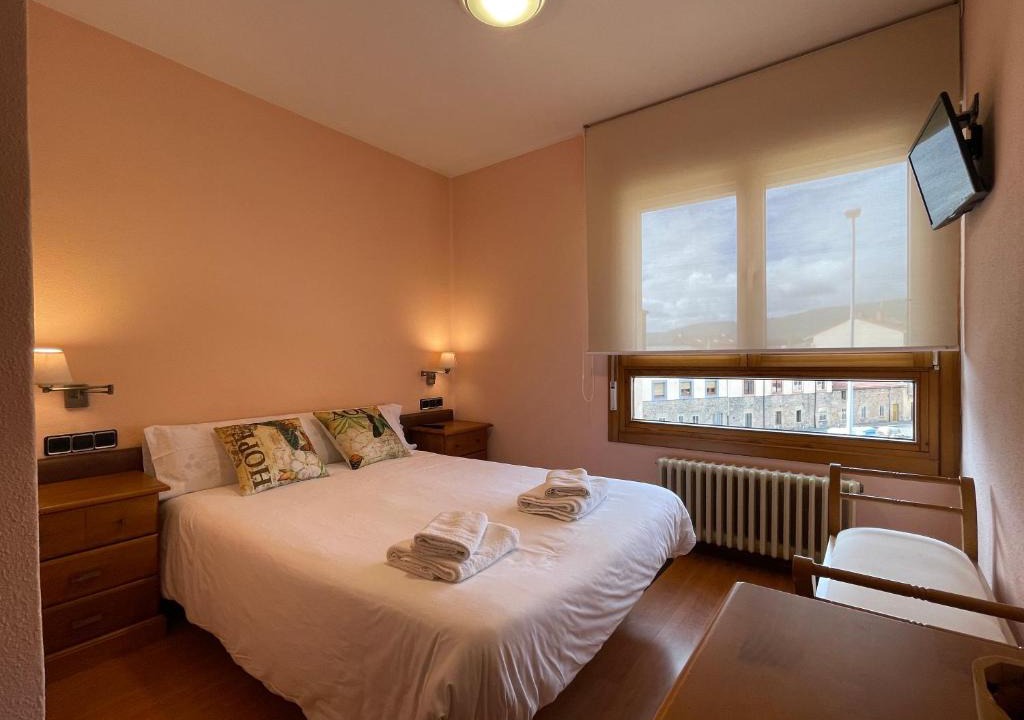 Duruelo de la Sierra House | Hostal Torreblanca