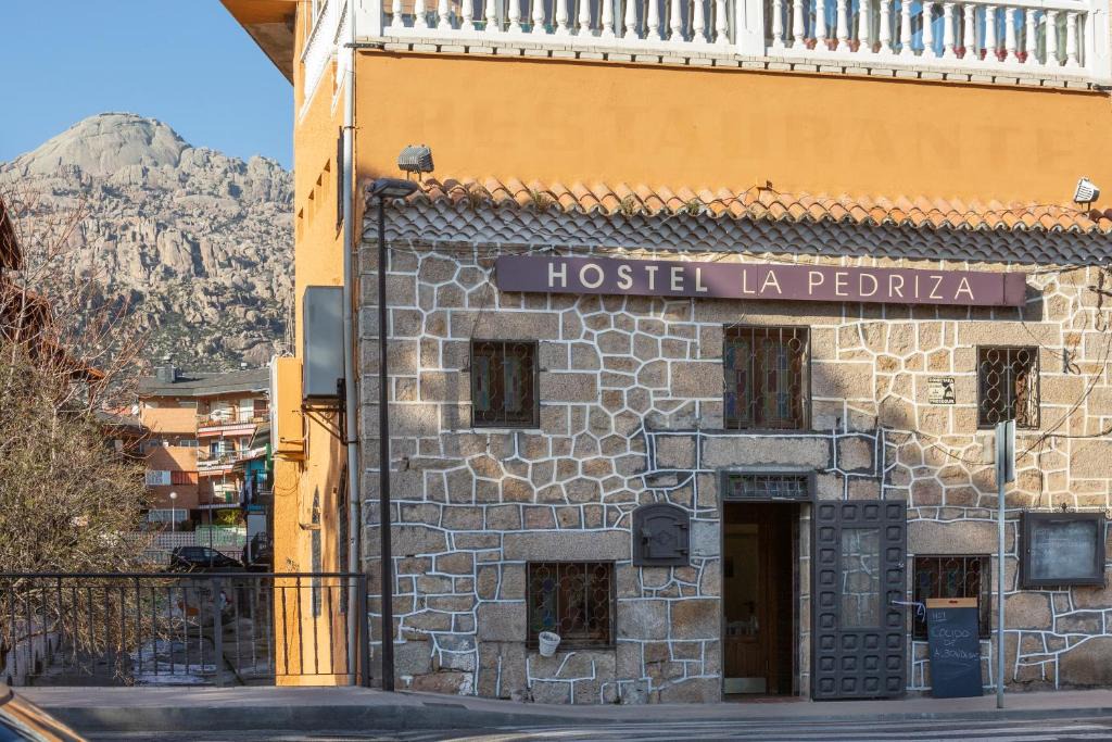 Manzanares el Real Hostel | Hostel La Pedriza