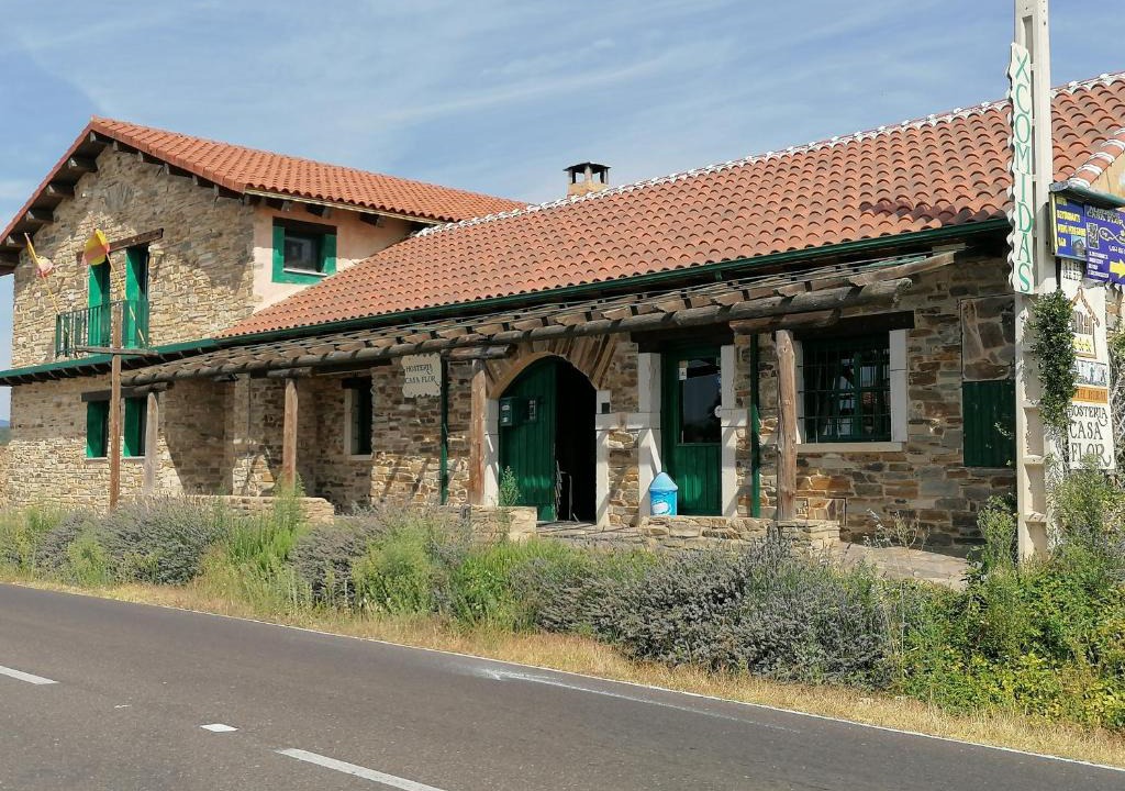 Murias de Rechivaldo Hotel | Hostería Casa Flor