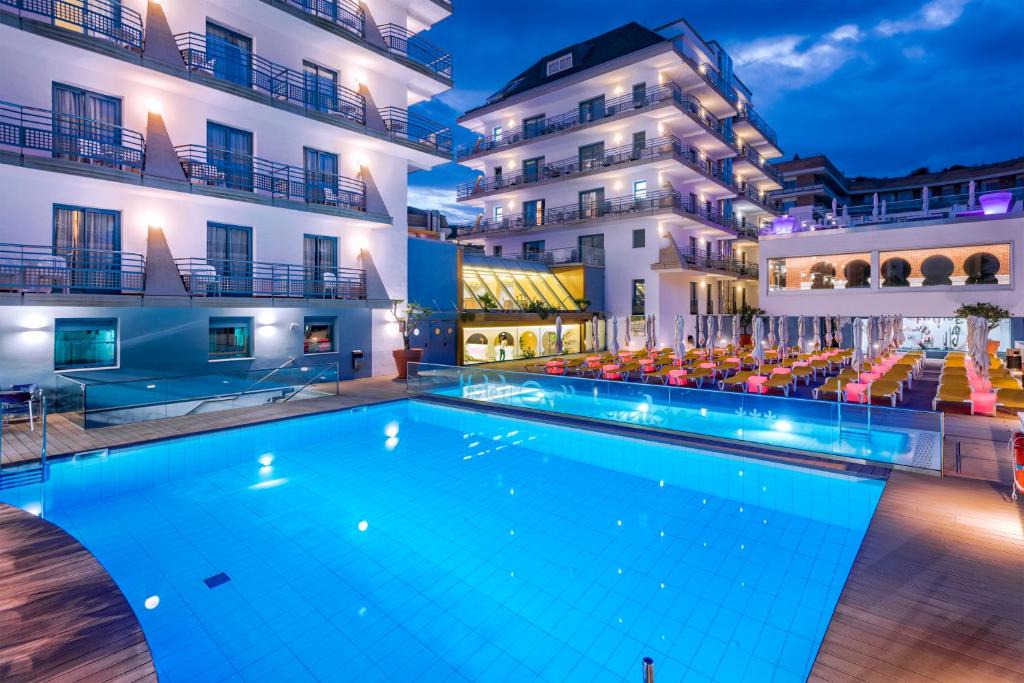 Santa Susanna Hotel | Hotel Alhambra