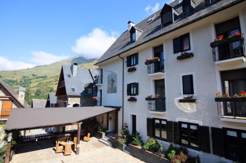 Salardu Hotel | Hotel Deth Pais