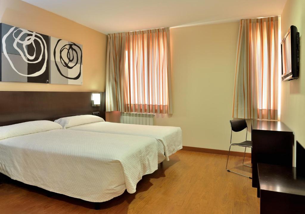 Hospital de Orbigo Hotel | Hotel El Paso Honroso