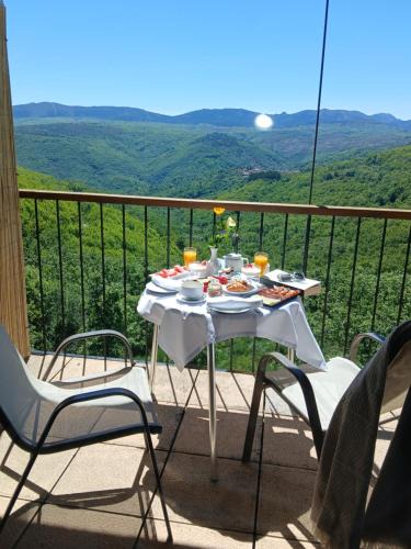 San Miguel del Robledo Hotel | Hotel Rural Porta Coeli - Dehesa Santa Lucía