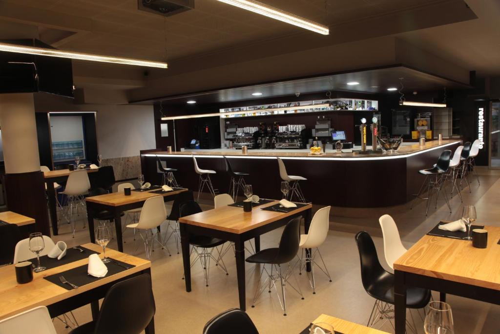 San Cibrao Das Vinas Hotel | Hotel San Cibrao