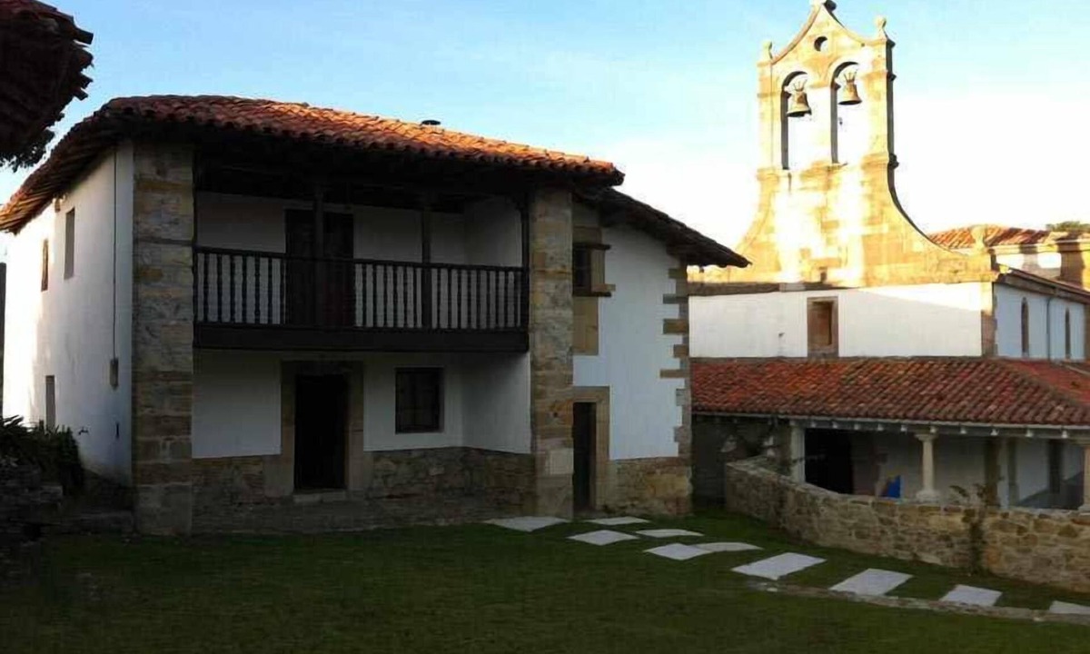 Prado House | House of Village House of Isidoro