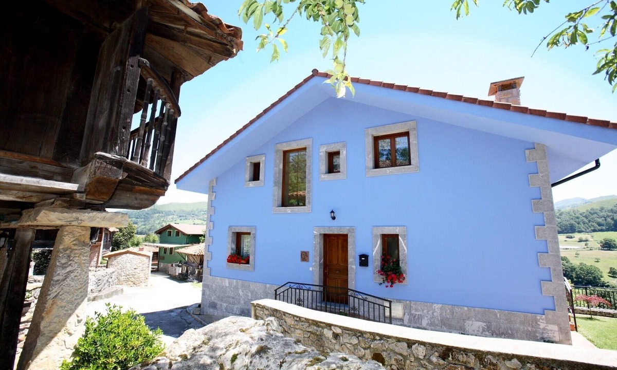 Narciandi Cottage | House RENTAL rural ENTIRETY, 5 bedrooms, 6 bathrooms, sleeps 10-12