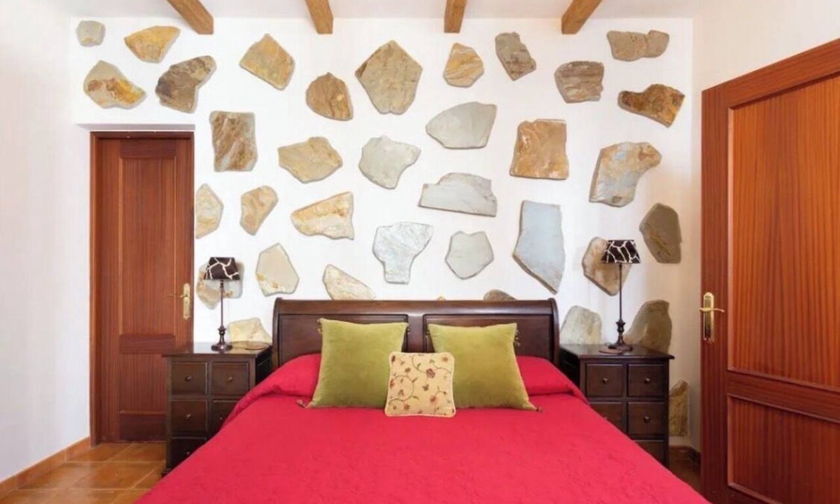 Los Gavilanes House | House with a Private Pool and Wi-Fi