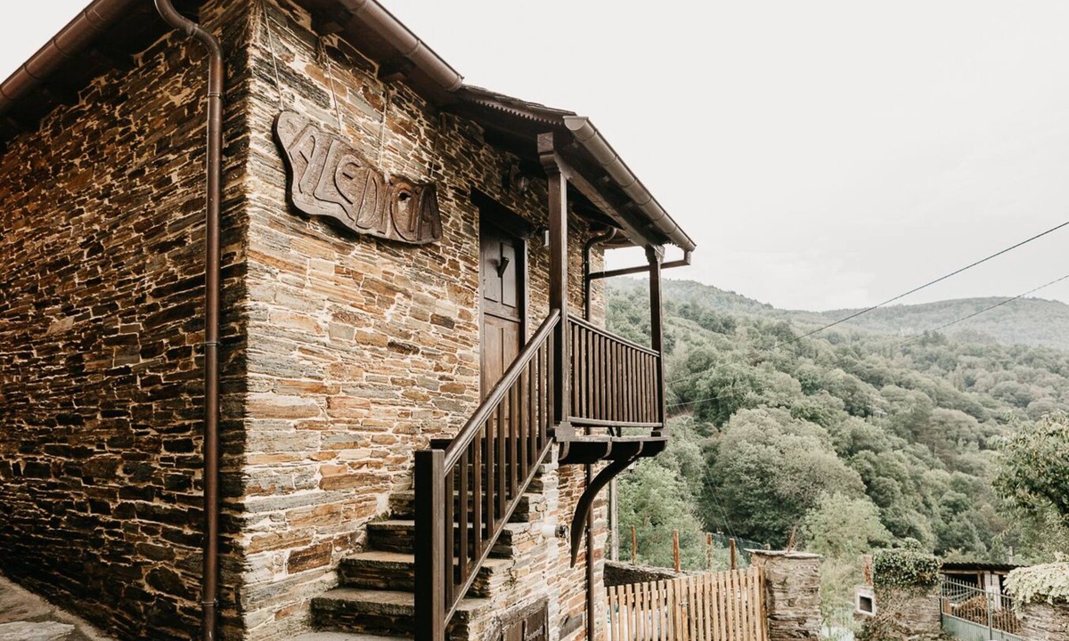 Samos Cottage | Houses of Outeiro for 2 people