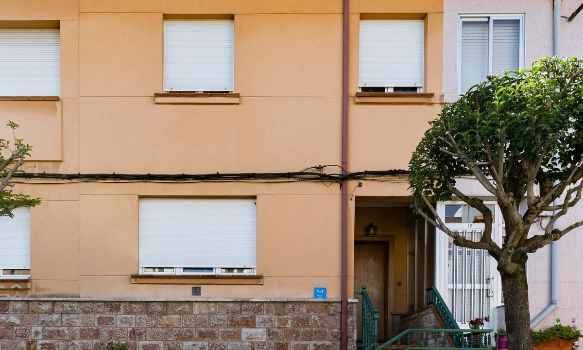 Leon Villa | Housingleon - Main Square new brand terrace house