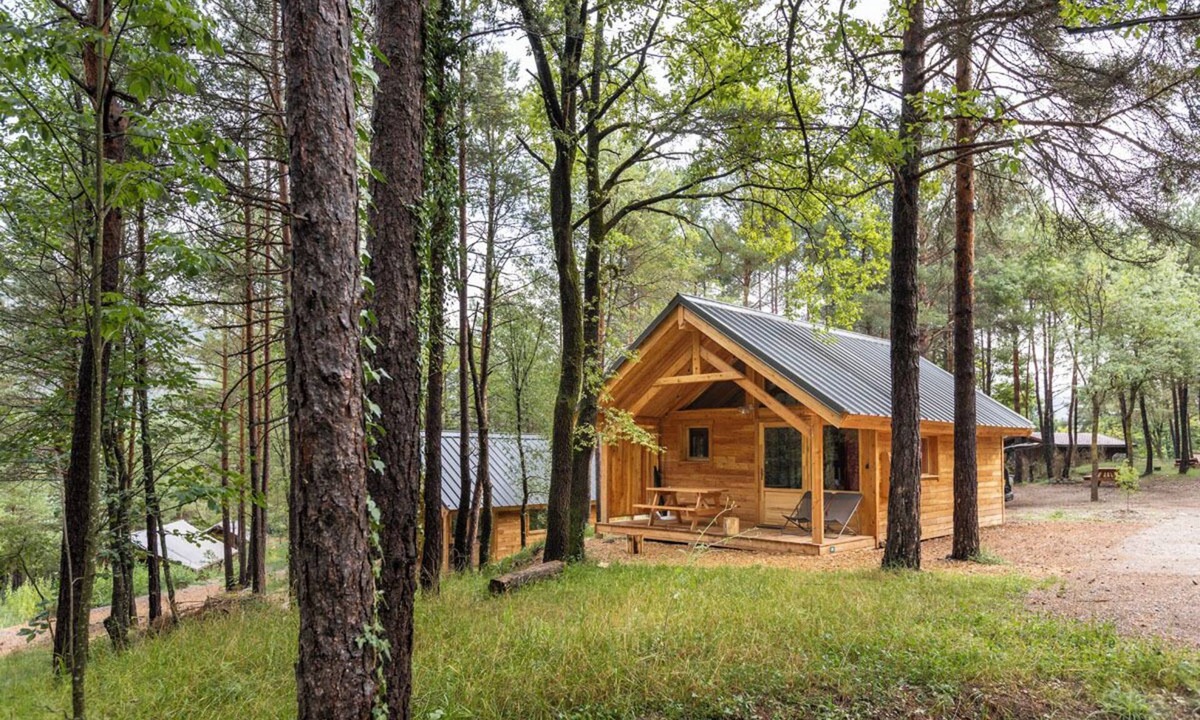 Guardiola de Bergueda Cabin | Huttopia Barcelona Pirineos