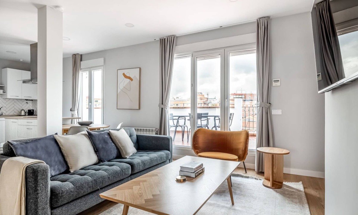 Guindalera Apartment | Immpecable Salamanca 3BR w/terrace, by Blueground