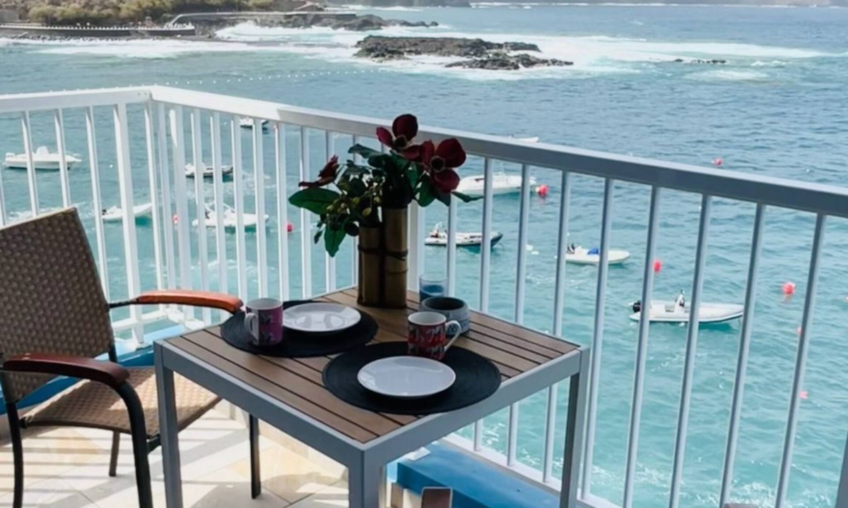 Tacoronte Apartment | in Mesa Del Mar mit Offenem Balkon by Interhome