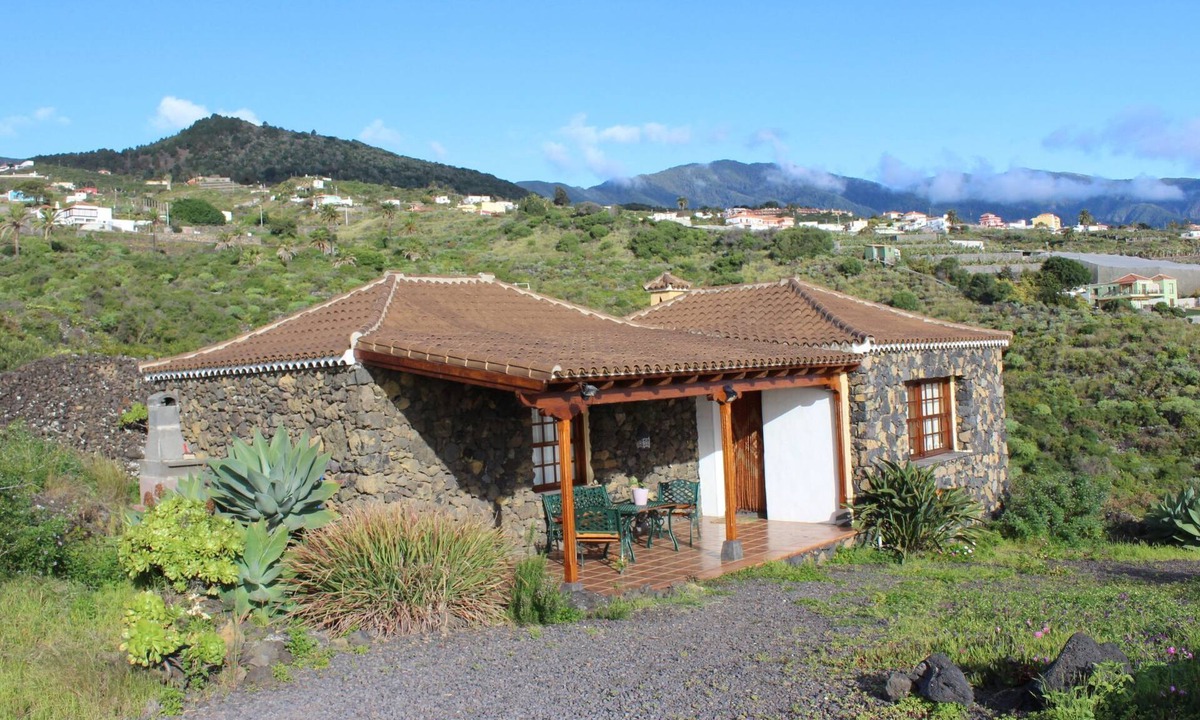 Villa de Mazo House | in Monte Breñas mit Grill, Terrasse und Garten by Interhome