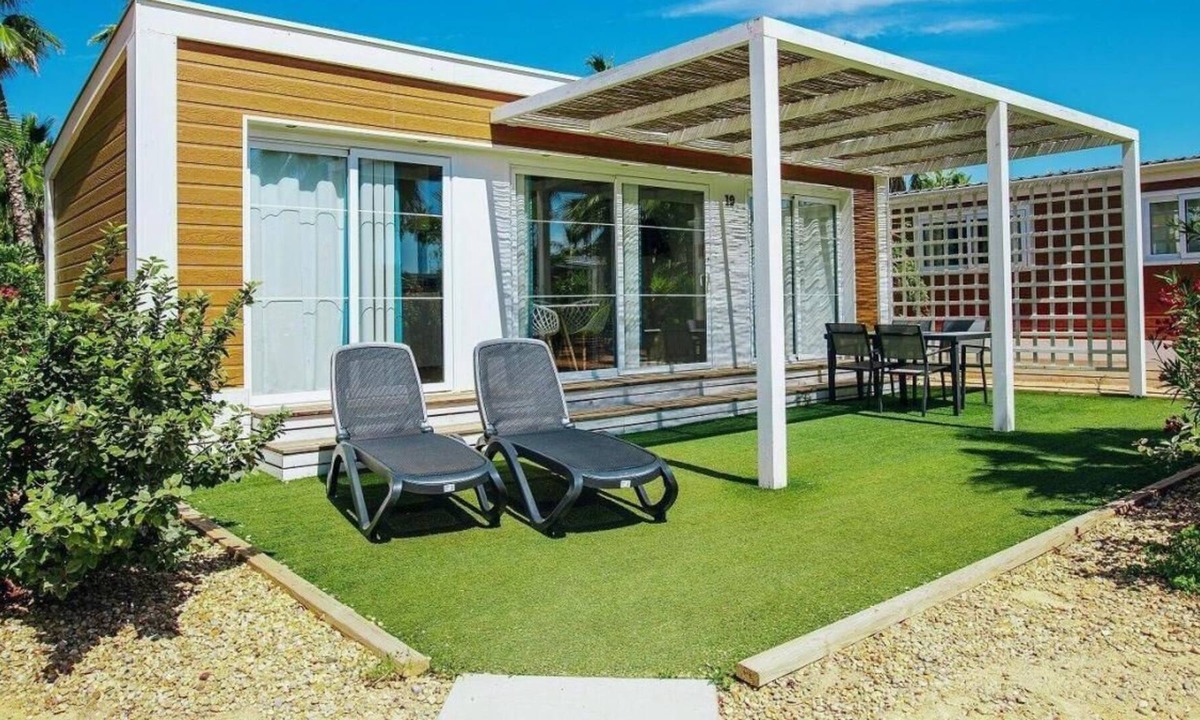 Crevillente House | In the heart of Costa Blanca! TWO Modern Cabins, Indoor and Outdoor Pools, Spa!